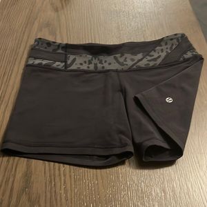 Lululemon size 8 shorts black w/ camo waist pattern